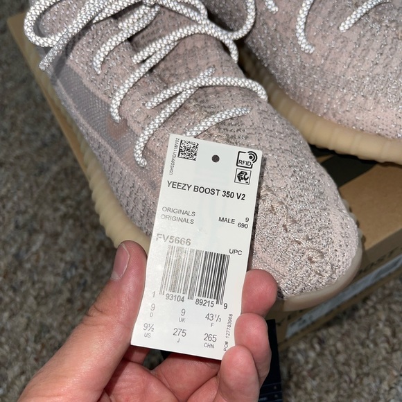 Yeezy Boost 350 V 2 Synth Reflective - Picture 14 of 16
